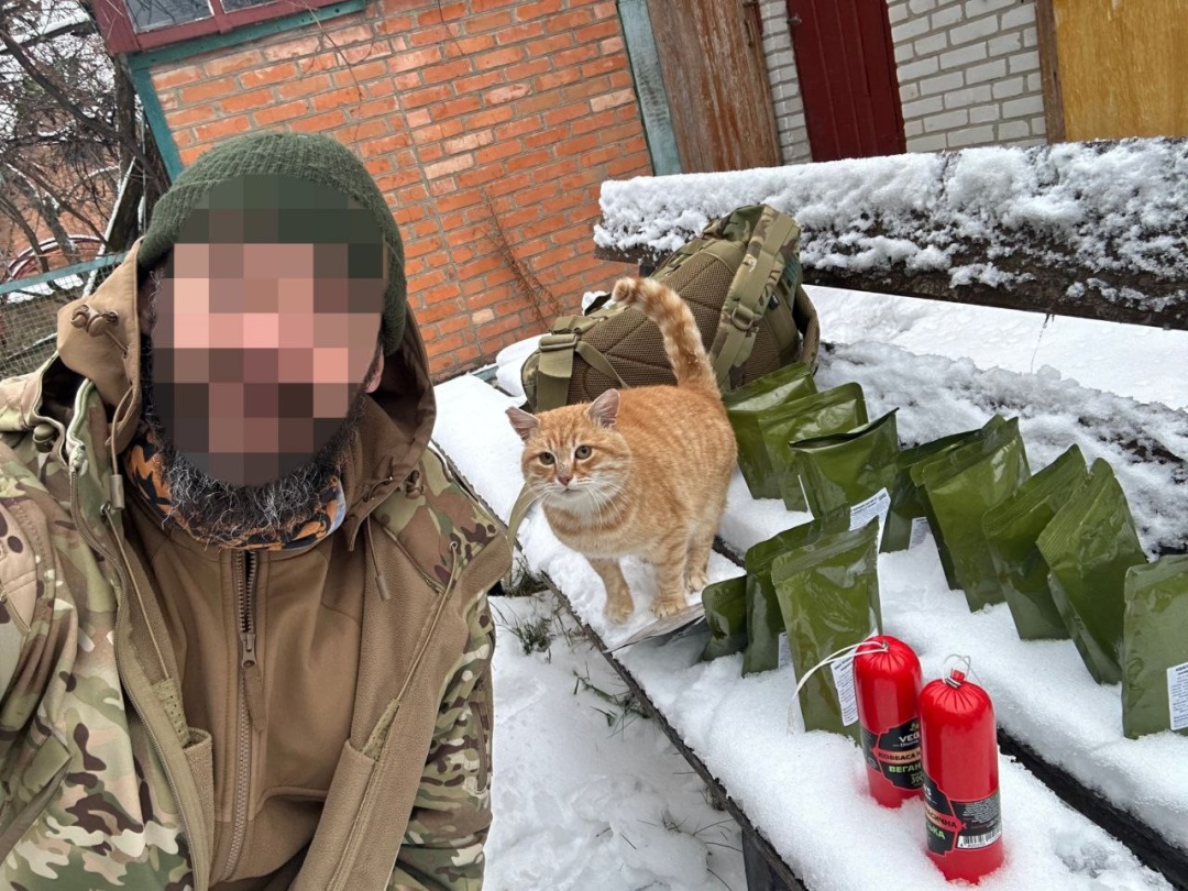 Волонтери продовжують надсилати на фронт веганські продукти