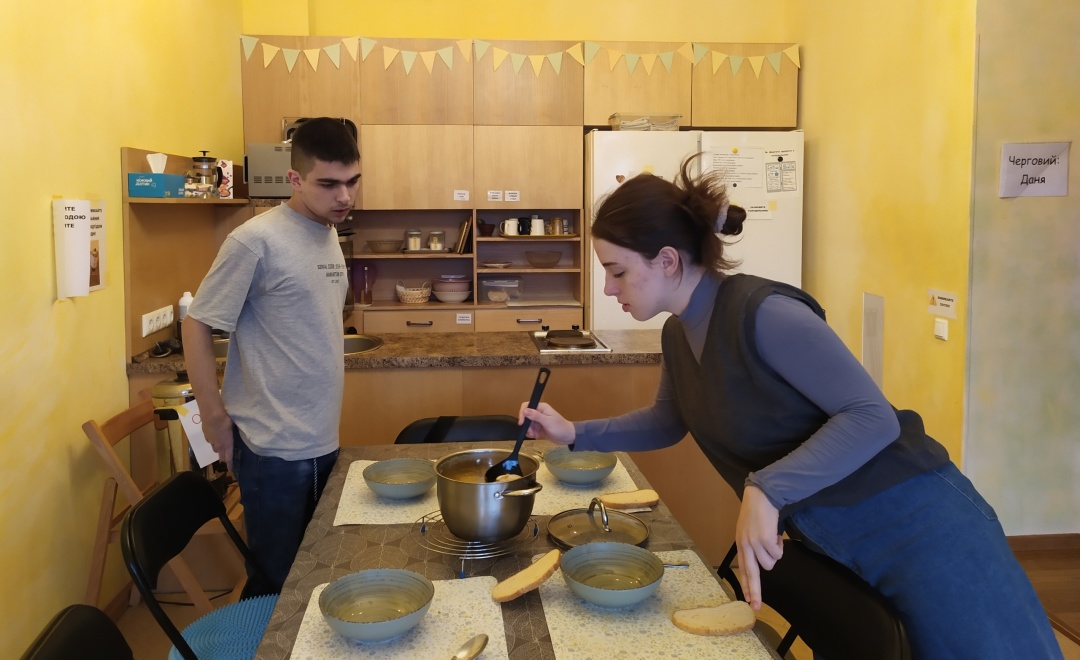 Мешканці тренувальної квартири в Києві. Фото: Ольга Маджумдар