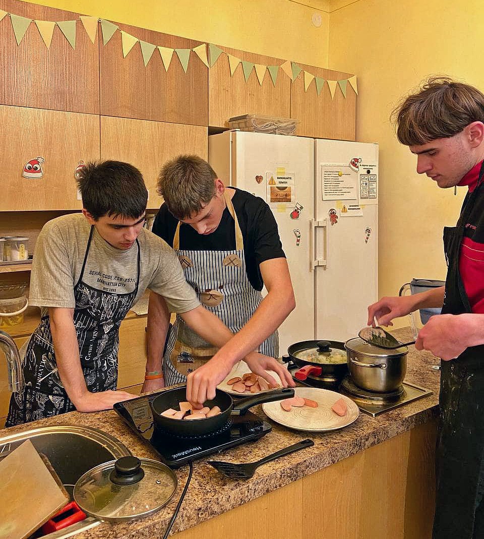 Мешканці тренувальної квартири в Києві. Фото: ГО «Бачити серцем»