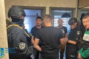 На Рівненщині до суду передали справу організованої групи, яка вивезла з країни 37 ухилянтів