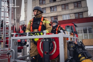 У Сумах рятувальники ліквідували наслідки російської атаки по гуртожитку