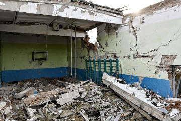 L’armée russe a détruit ou endommagé au moins 1 614 écoles en Ukraine 