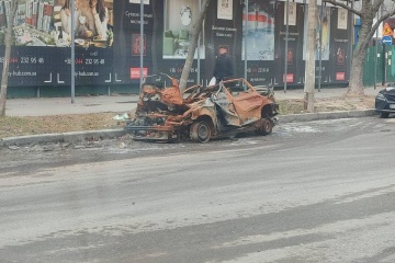 З вулиць Києва приберуть понад тисячу автівок, пошкоджених війною