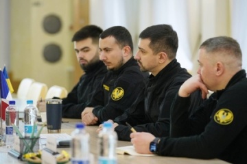 Ucrania y Francia abordan una mayor cooperación en la industria de defensa