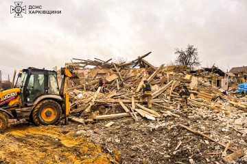 Russia’s air strike on Kupiansk: Bodies of two women recovered from rubble 