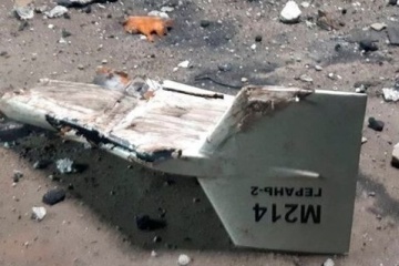 Restos de un dron ruso caen cerca de una estación de metro en Kyiv