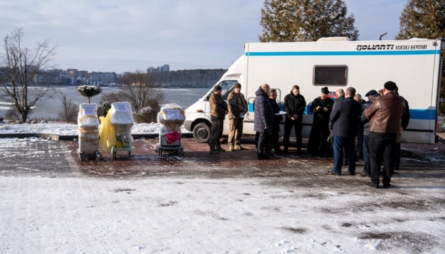 До Тернополя прибув реанімобіль від Папи Франциска для постраждалих від війни