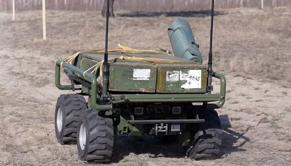 El dron terrestre silencioso D-21 autorizado para su uso en las Fuerzas Armadas