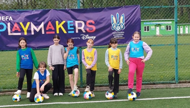 Проєкт Європейського футболу PLAYMAKERS запрацював у буковинському селі Панка