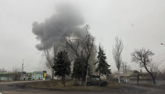Із прифронтової Донеччини евакуювали 132 людей, серед них - 12 дітей Із прифронтової Донеччини евакуювали 132 людей, серед них - 12 дітей
