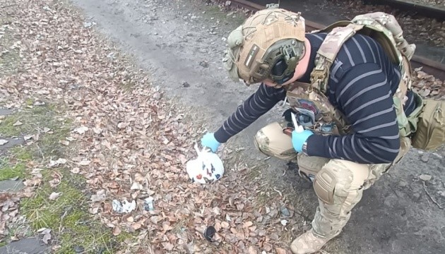 Поліція та СБУ запобігли теракту на залізниці у Дніпрі 