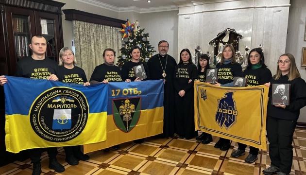 Глава УГКЦ запевнив родичів полонених захисників у всебічній підтримці Церкви Глава УГКЦ запевнив родичів полонених захисників у всебічній підтримці Церкви