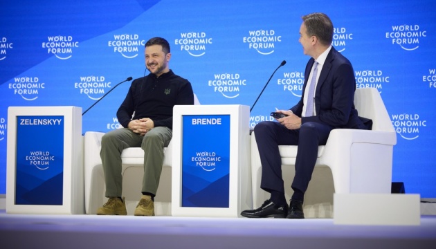 Зеленський: Європа відстає з розвитком штучного інтелекту, алгоритми TikTok уже сильніші за деякі уряди Зеленський: Європа відстає з розвитком штучного інтелекту, алгоритми TikTok уже сильніші за деякі уряди