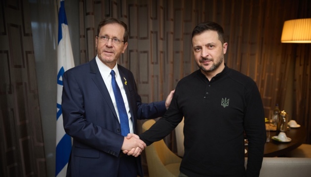 À Davos, Volodymyr Zelensky s’est entretenu avec son homologue israélien