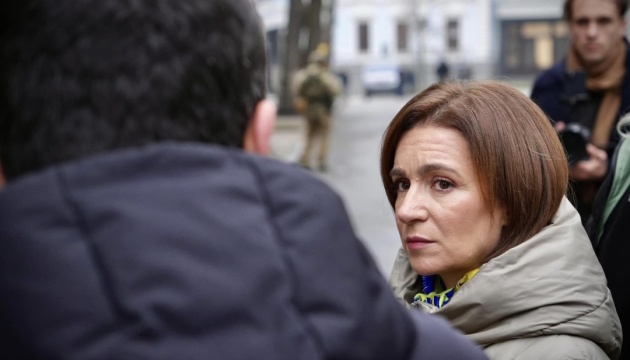 Tkachenko shows Sandu aftermath of Russian drone attack on apartment building in Kyiv Tkachenko shows Sandu aftermath of Russian drone attack on apartment building in Kyiv