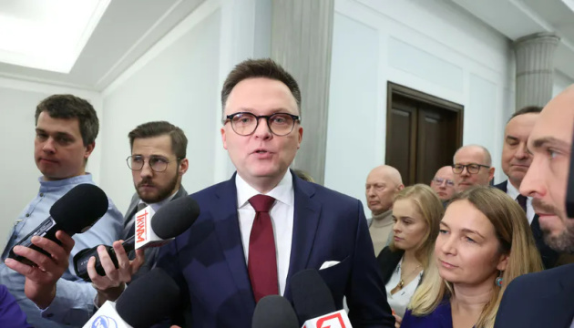 Marszałek Sejmu sprzeciwia się ograniczaniu pomocy społecznej dla Ukraińców