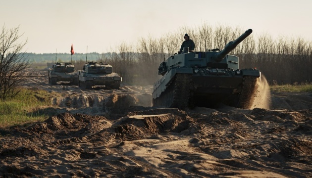 Leopard tank crew wipes out Russian armored column in Pokrovsk sector Leopard tank crew wipes out Russian armored column in Pokrovsk sector