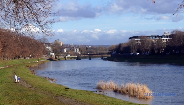 Синоптики обіцяють, що цього тижня буде по-весняному приємно - Україну прогріє до +17°