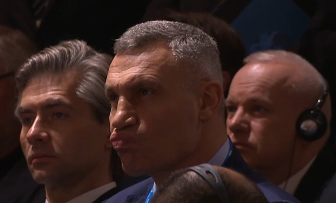 Кличко слухає Венса