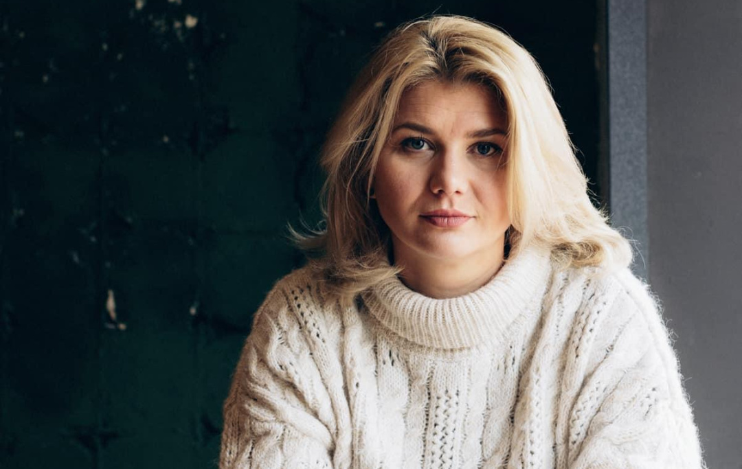 Анастасія Розлуцька фото фб-сторінка авторки