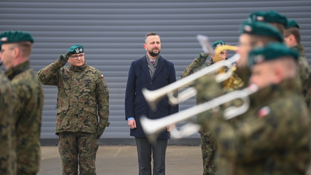 Польща відправляє на кордон із Білоруссю нову бригаду військових