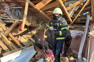 Guerre en Ukraine : Sept blessés dans une frappe aérienne sur Zolotchiv 