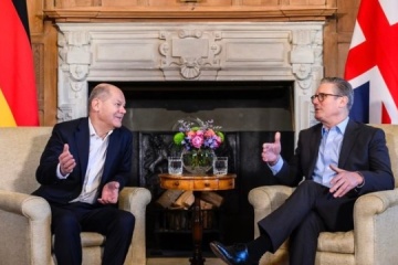 Starmer a Scholz: Ucrania debe tener la posición más firme posible para las negociaciones de paz
