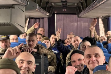 Ukraine brings 150 defenders home from Russian captivity