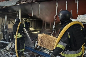 Drohnenangriff auf Region Kyjiw: Frau betroffen, Zerstörungen gemeldet