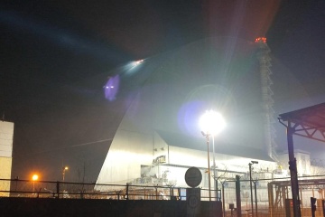 Zelensky: Un dron ruso impacta en el refugio protector de la unidad 4 de la central nuclear de Chornóbyl 