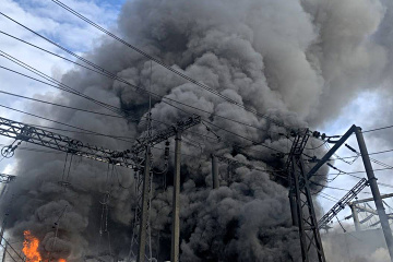 Russland setzte diese Woche fast 1.220 Gleitbomben, über 850 Drohnen und mehr als 40 Raketen gegen Ukraine ein - Selenskyj