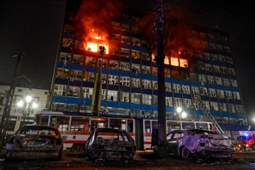 Drone attack on Kyiv: debris falls in four districts, damaging buildings and post office