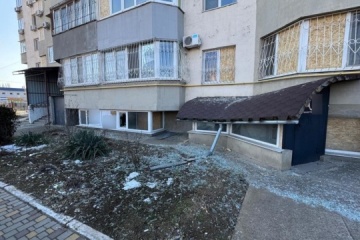 Guerre en Ukraine : Treize blessés, dont un enfant, dans des bombardements russes sur la région de Kherson 