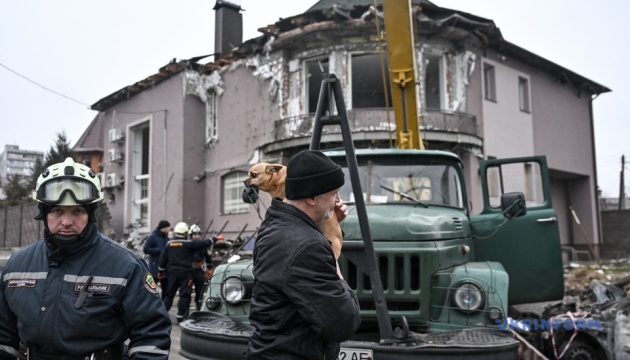 Унаслідок ворожої атаки на Запоріжжя поранений чоловік, пожежі ліквідували Унаслідок ворожої атаки на Запоріжжя поранений чоловік, пожежі ліквідували
