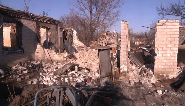 З прифронтової Новолюбівки на Луганщині евакуювали трьох останніх жителів 