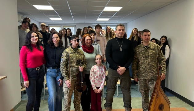 «Культурний десант» зустрівся з українською громадою у Варшаві