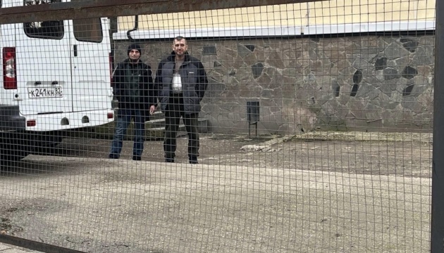 «Суд» у Криму заарештував трьох затриманих учора кримських татар до 4 квітня