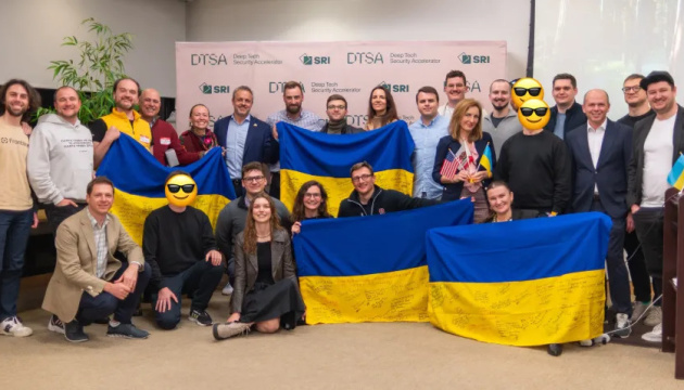 Команди понад 20 українських оборонних стартапів пройшли навчання у Кремнієвій долині 