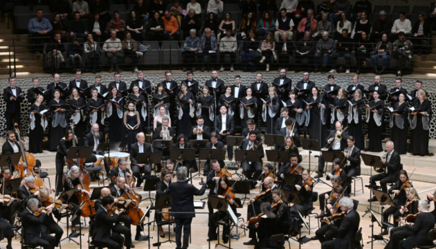Хор Liatoshynskyi Capella виконав світову премʼєру «Кантати часів війни» у Гамбурзі 