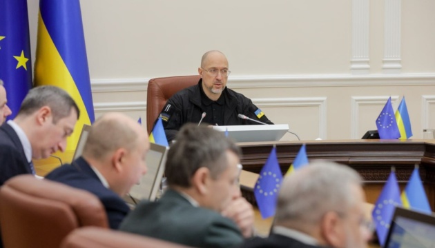 Уряд виділяє Харкову мільярд гривень для нагальних аварійно-ремонтних робіт Уряд виділяє Харкову мільярд гривень для нагальних аварійно-ремонтних робіт