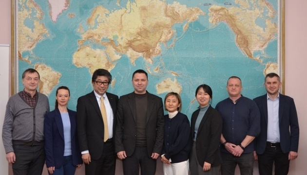 La nanotecnología japonesa ayudará a Ucrania a recuperar los suelos