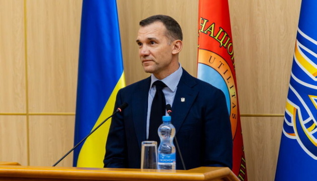 Андрій Шевченко очікує в Україні на відомого у світі футбольного фахівця