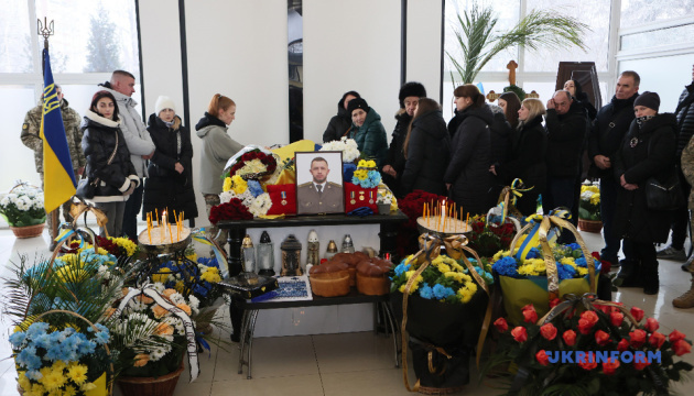 У Франківську попрощались з майором Максимом Ємцем