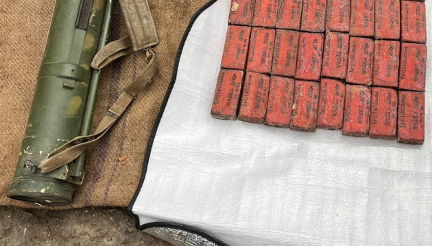 У дев'яти областях затримали ділків, які намагалися продати «трофейну» зброю