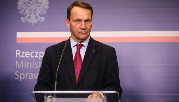 Sikorski: Los países europeos no crearán un ejército unido