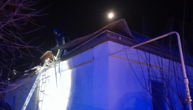 На Полтавщині вночі працювала ППО, є пошкодження через падіння уламків безпілотника На Полтавщині вночі працювала ППО, є пошкодження через падіння уламків безпілотника
