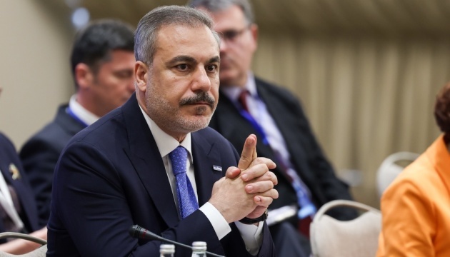 Conversaciones de paz: El ministro de Exteriores turco no descarta 