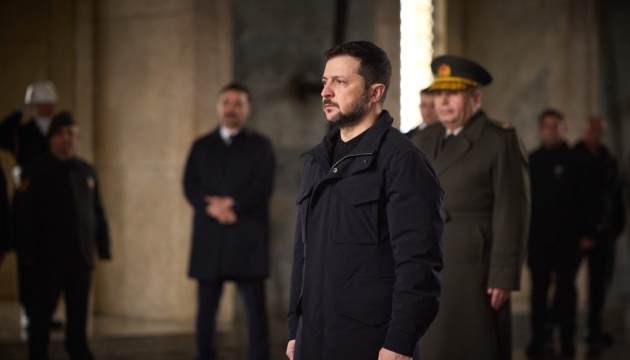 ウクライナ国民の５７％、ゼレンシキー宇大統領を「信頼する」