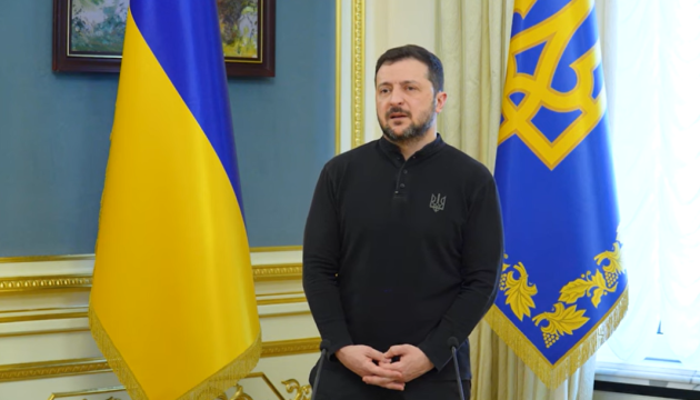 Volodymyr Zelensky affirme que plus de 57% des Ukrainiens lui font confiance 