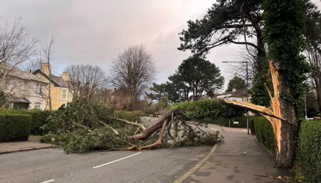 На Північну Ірландію обрушився шторм «Еовін» з рекордним вітром